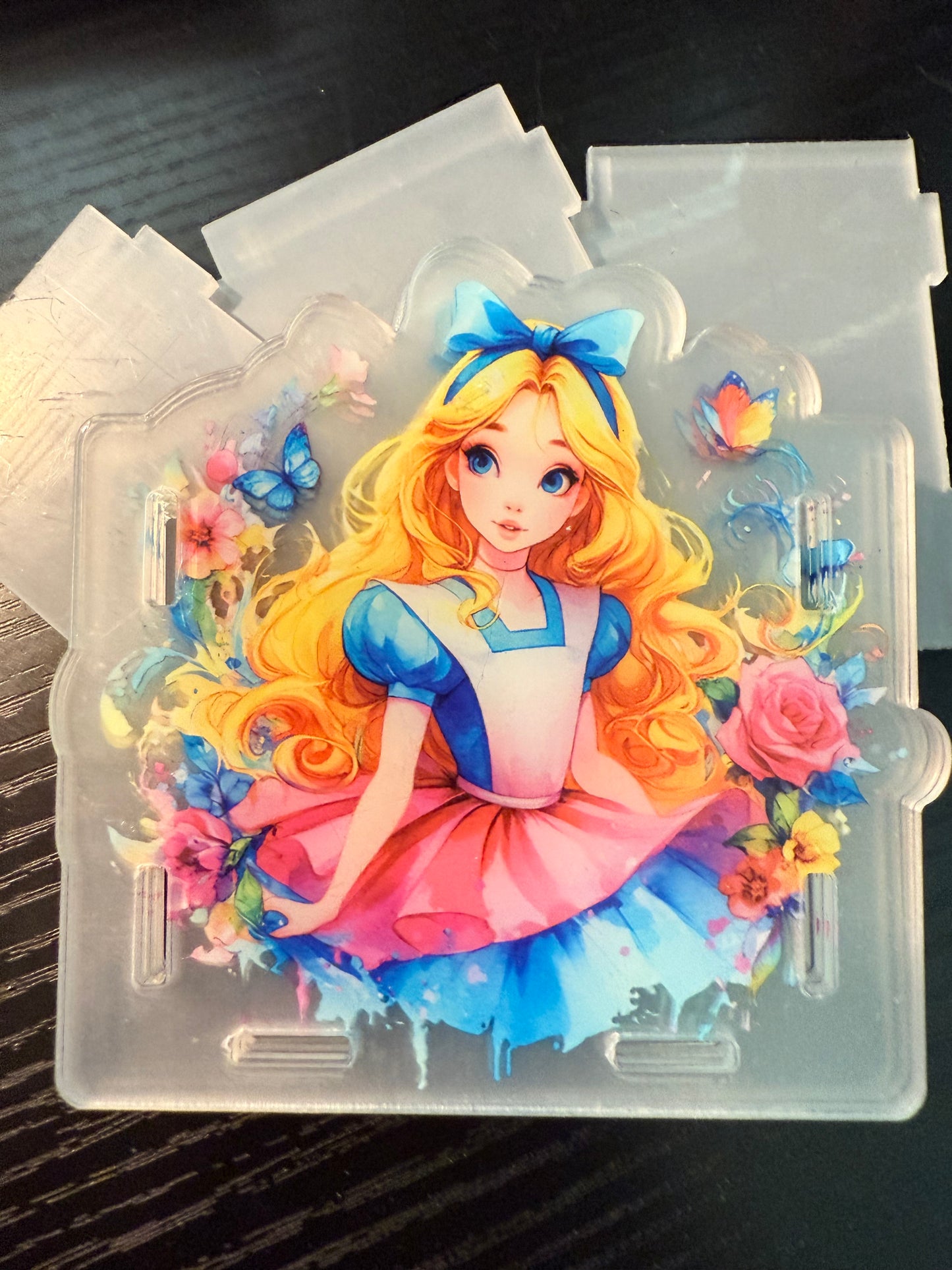 Alice in Wonderland Pen Holder
